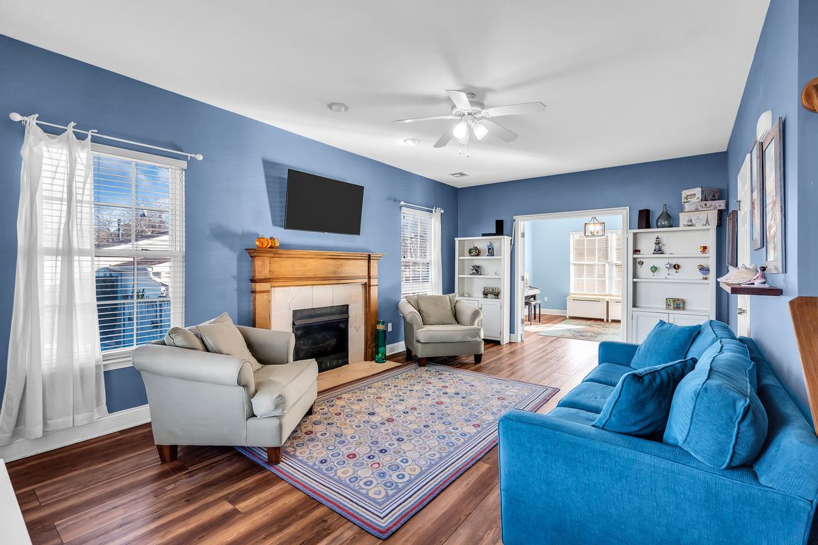 next background image