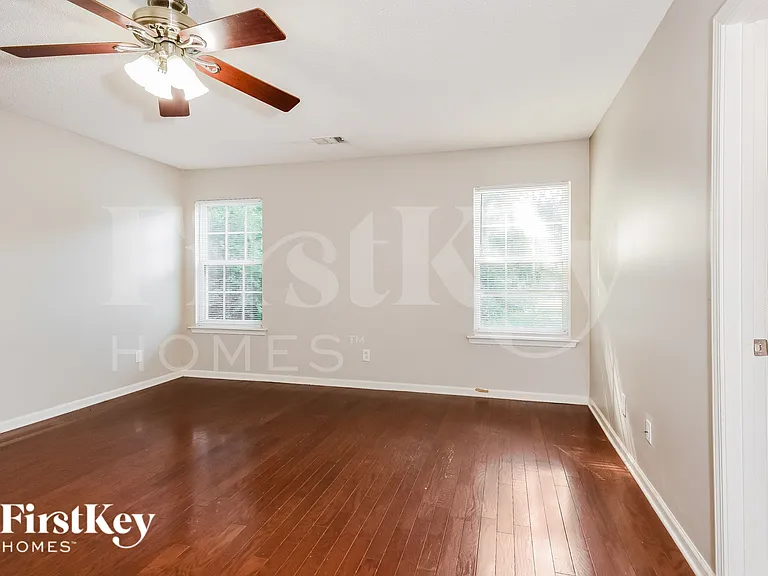 231 Grandview Ln — Photo 8
