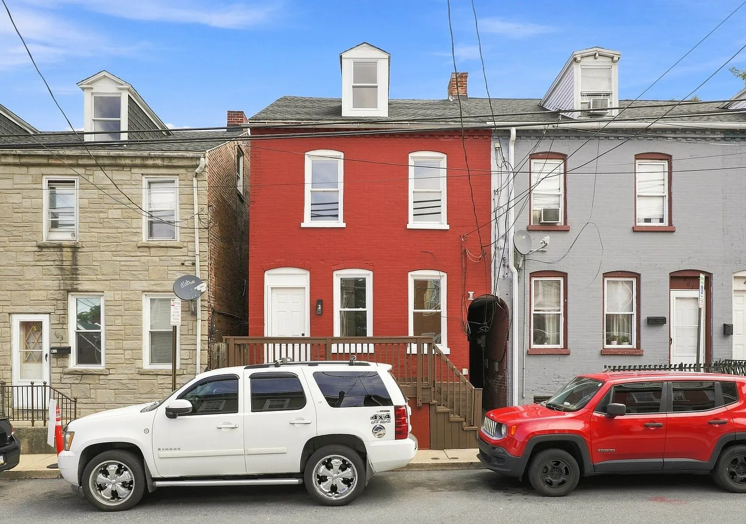 3 Bed, 1 Bath Available Now! — Photo 1