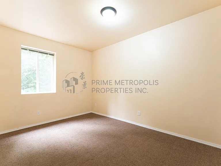 11322 Exeter Ave NE — Photo 17