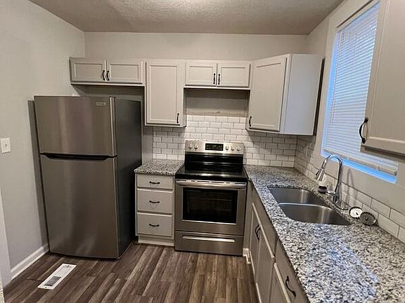 3rd image of 4431 Agnes Ave