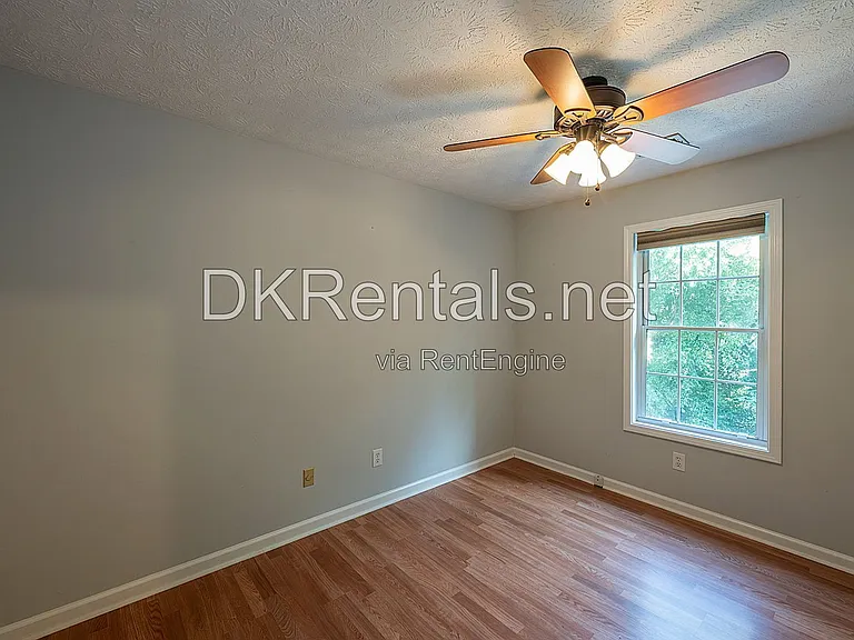 114 Eagle Glen Dr — Photo 14
