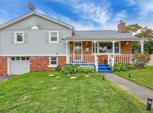 16 Regina Rd, Highland Falls, NY 10928