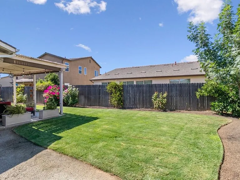 3174 Swift Ave — Photo 16