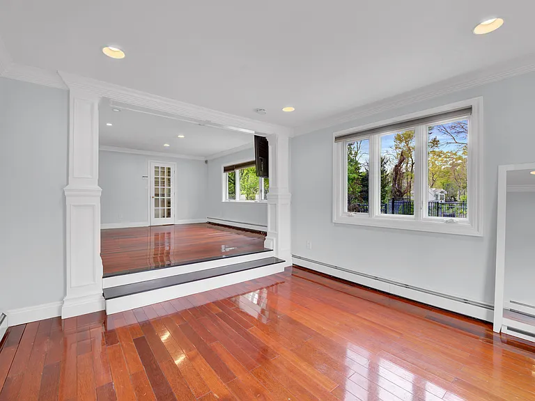 1719 Cedar Swamp Rd — Photo 11