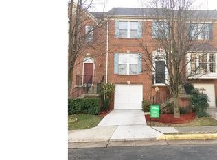2032 Madrillon Springs Ct, Vienna, VA 22182