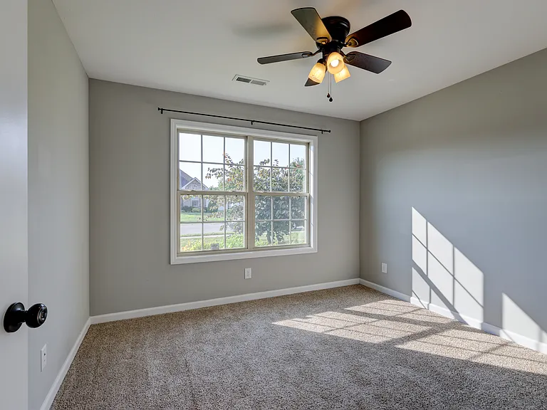 1008 Meadowview Ln — Photo 40