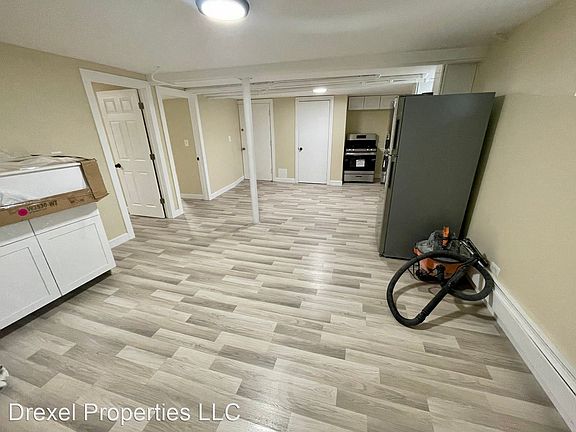 4th image of 5454 W Byron St Unit G