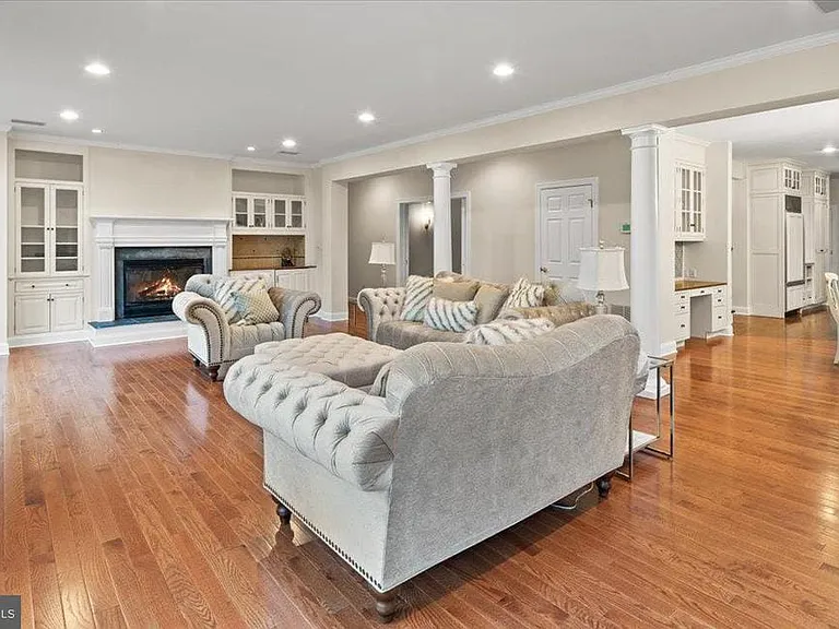 12 Windermere Way — Photo 8