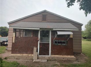 1012 S Jackson Ave, La Harpe, KS 66751