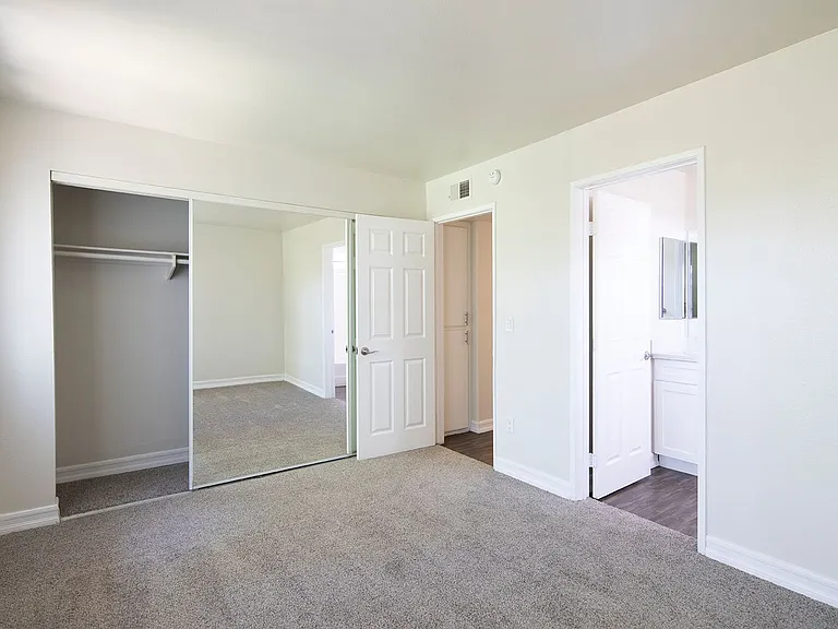 Mission Pacific Apartments — Photo 51