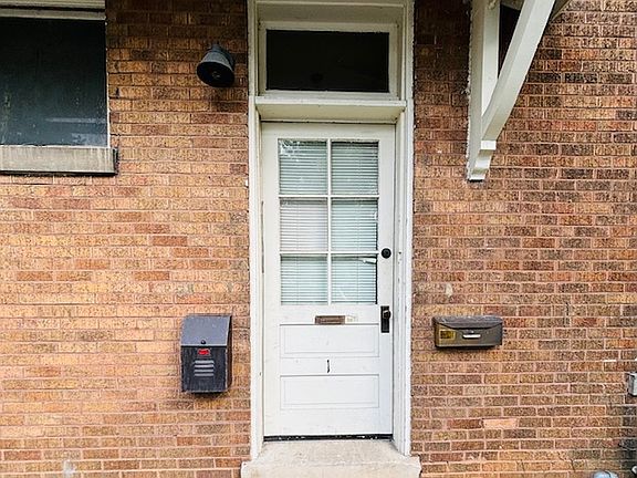 2nd image of 1002 Aurora Ave APT 1