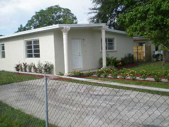 2nd image of 410 NW 133rd St