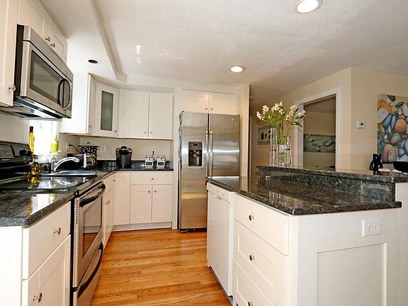 5th image of 32 Westwood Ter