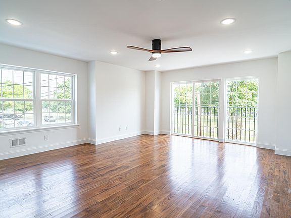 3rd image of 291 S 18th St Floor 1