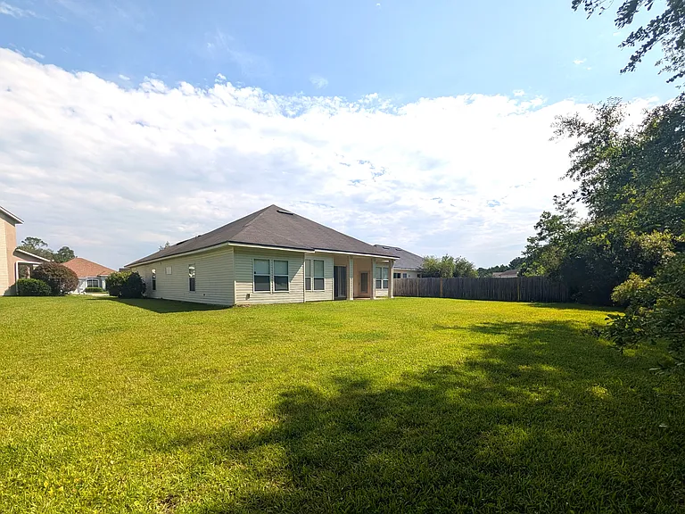 5190 Johnson Lake Ct — Photo 2
