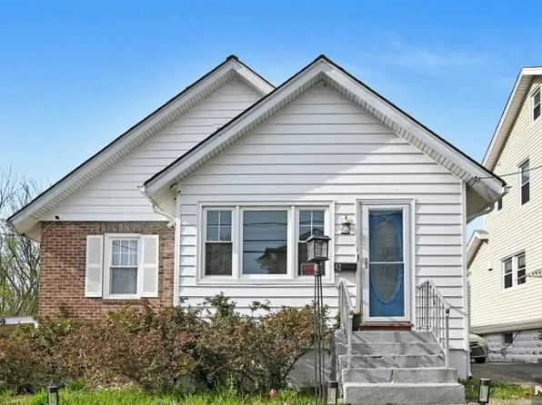 42 2nd St, Dumont, NJ 07628