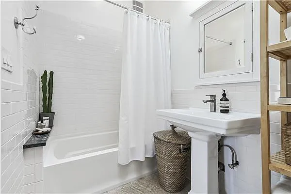 Rented by Avenue Sotheby's International Realty | media 16