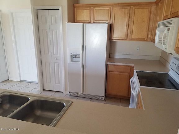 5th image of 592 Cinnamon Dr