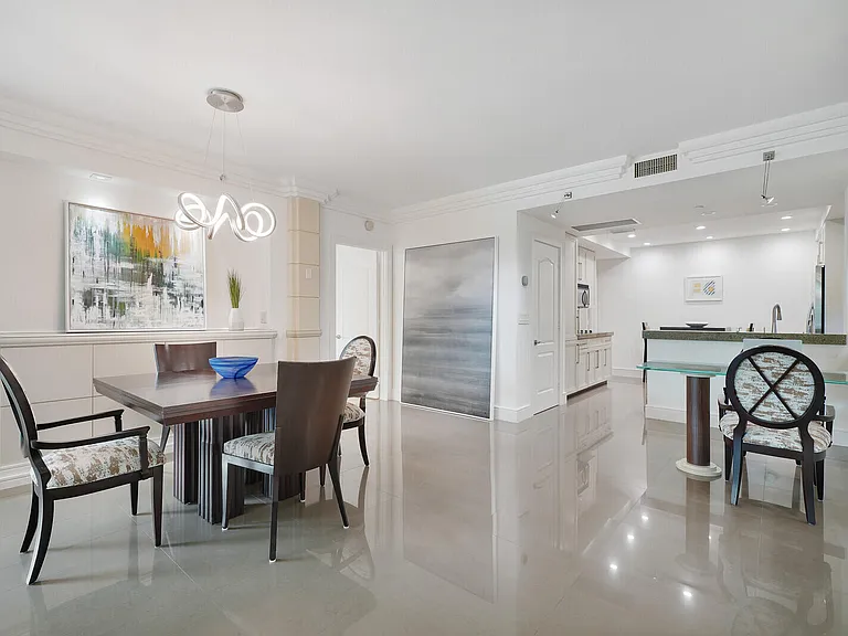 550 SE Mizner Blvd #B209 — Photo 13