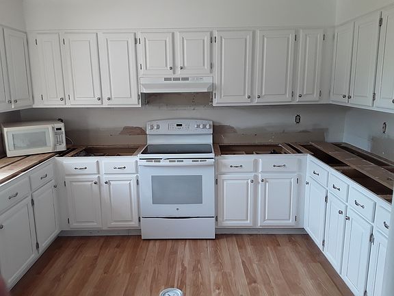 2nd image of 191 Hampton Dr