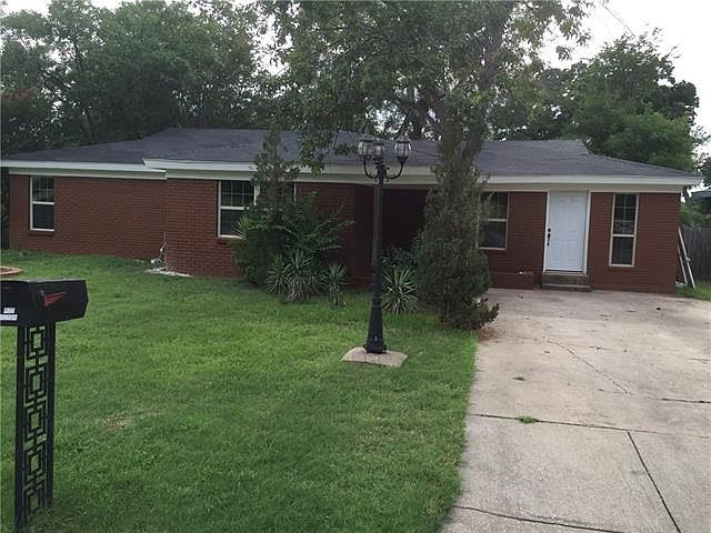 1st image of 925 Walter St
