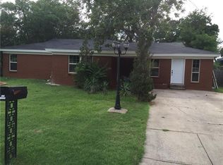 925 Walter St, Bedford, TX 76022