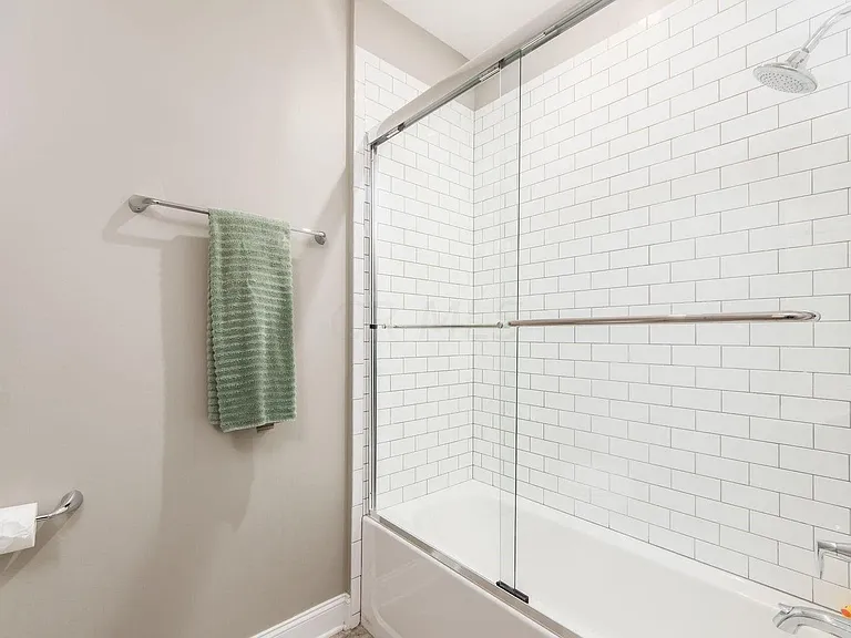 250 Spring St #424 — Photo 13