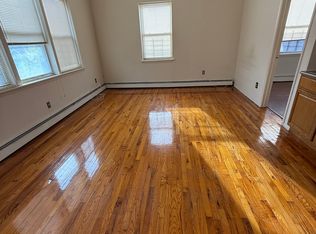 289 E 201st St FLOOR 2, Bronx, NY 10458