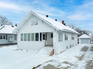 210 N 8th St, Mapleton, IA 51034