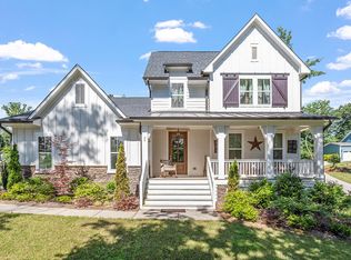 25 Flanders St, Chapel Hill, NC 27517