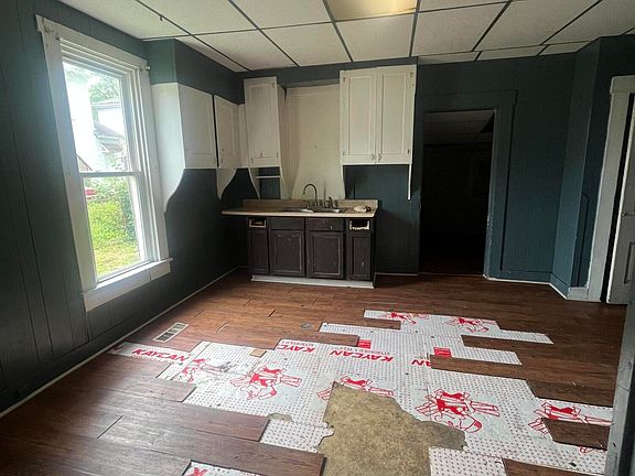 5th image of 707 Tibbetts Ave