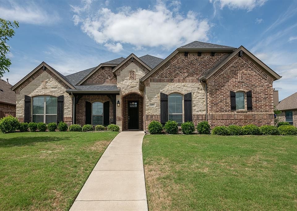 1st image of 137 Water Garden Dr