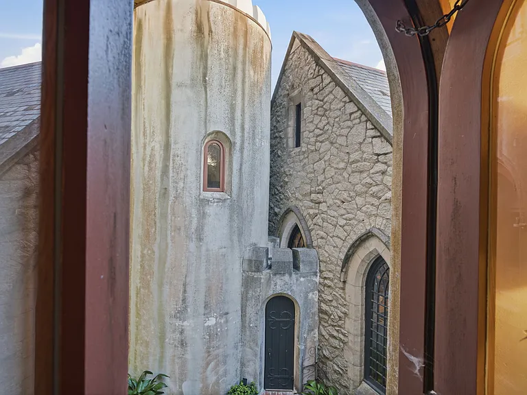 1401 Middle St — Photo 37