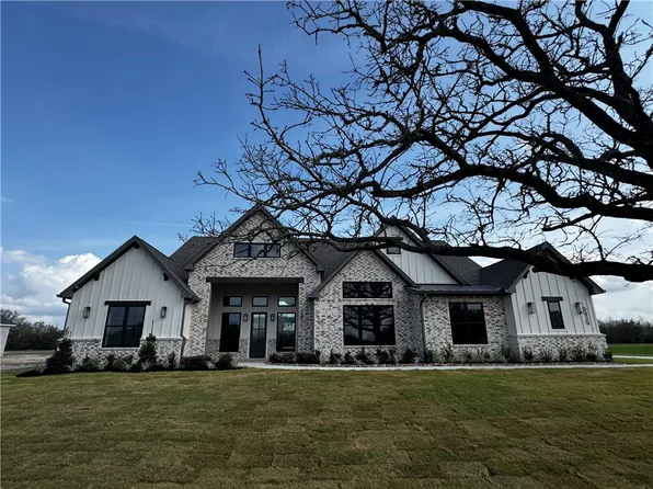 5439 Woodland Park Dr, College Station, TX 77845