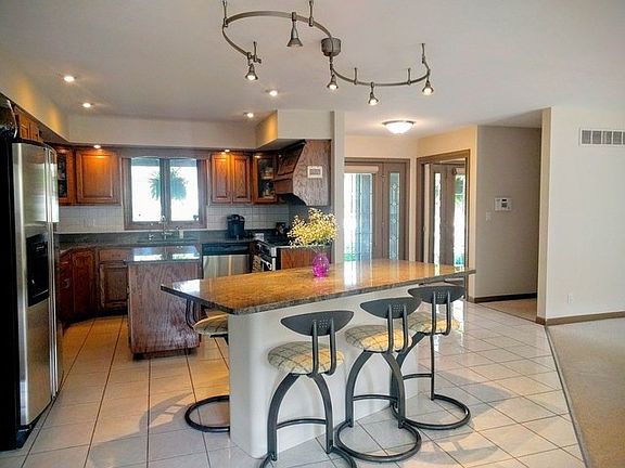 3rd image of 26114 Bonnell Ct