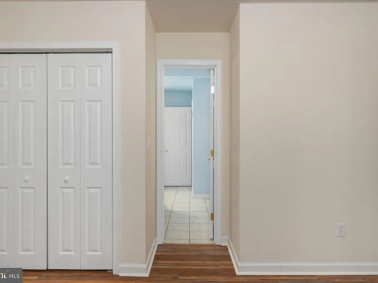 8009 Burrell Rd — Photo 36