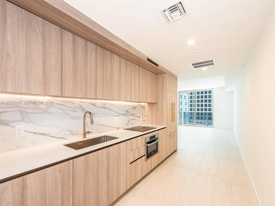 77 SE 5th St #1714