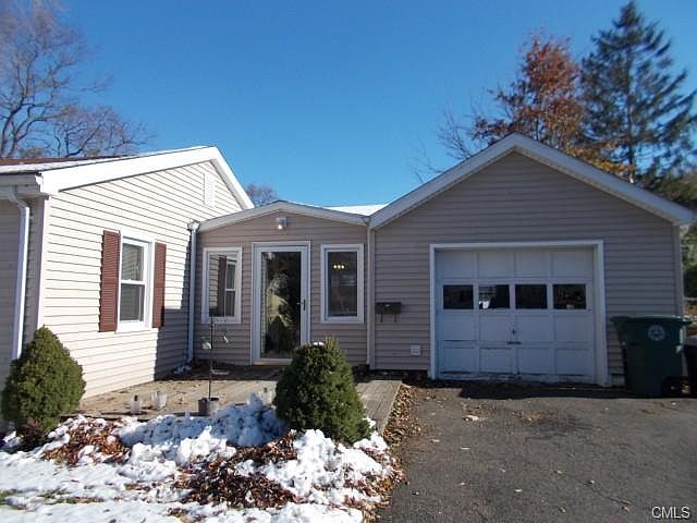 2nd image of 272 Meadows End Rd