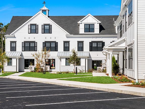 5th image of 375 E Main St #84-375CH