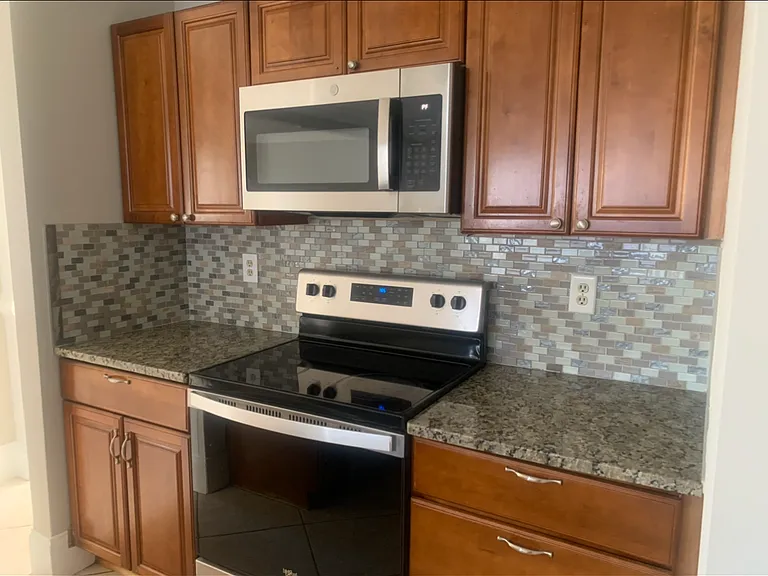 3375 Saint James Pl — Photo 12