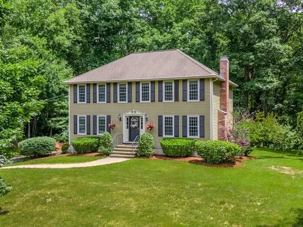 23 Virginia Rd, Tyngsboro, MA 01879