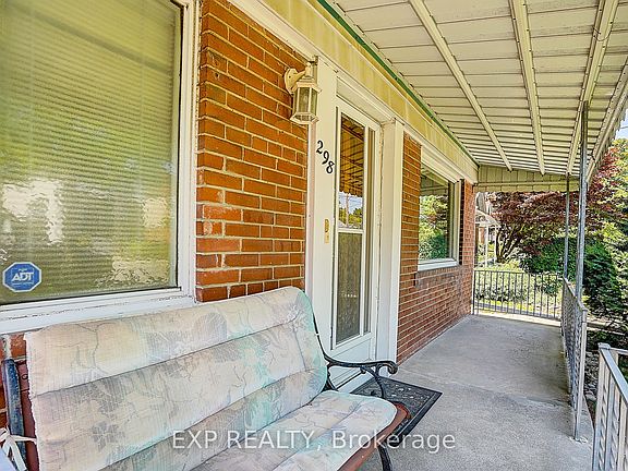 4th image of 298 Glebemount Ave