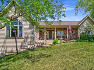 14N679 Timber Ridge Dr, Elgin, IL 60124