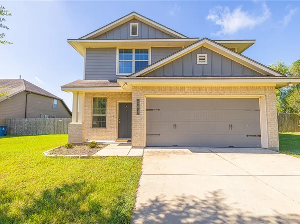 204 Pebble Ct, Navasota, TX 77868