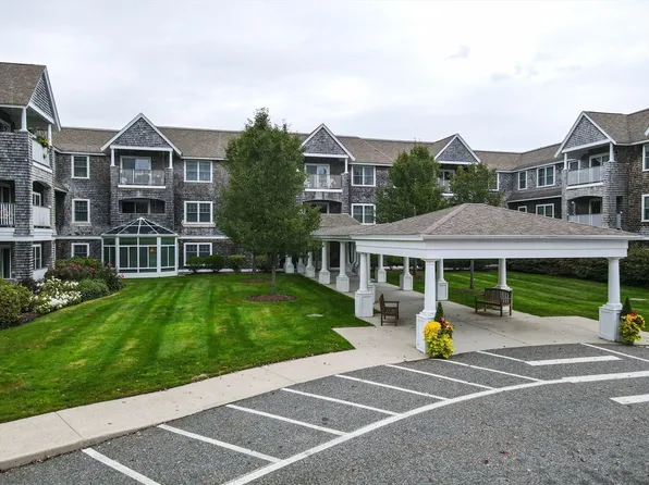 110 Dillingham Ave Unit 215, Falmouth, MA 02540