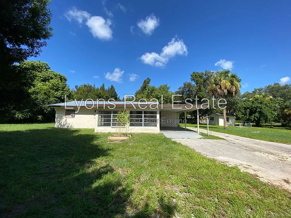 7906 Suncoast Dr