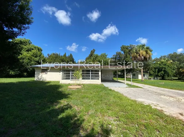 7906 Suncoast Dr, North Fort Myers, FL 33917