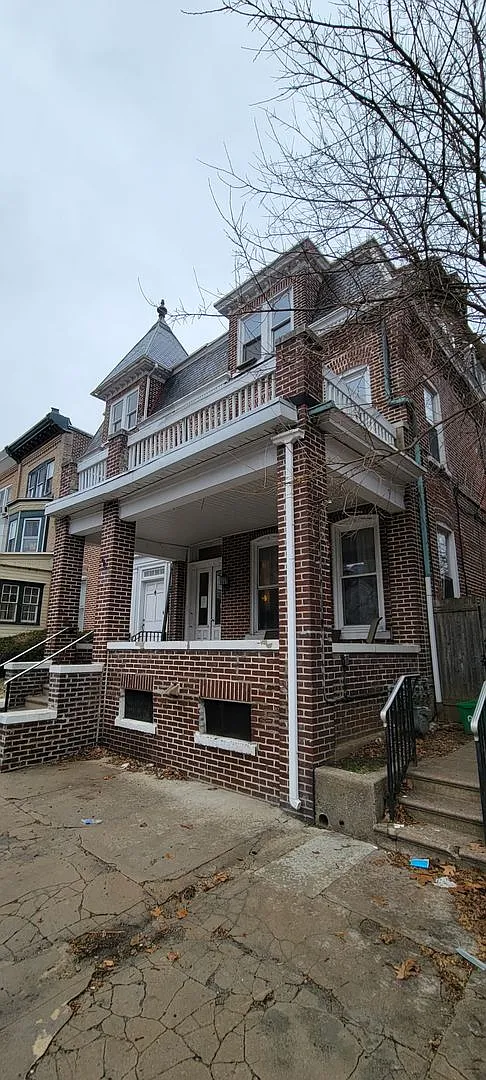 Linden 1441 W — Photo 2