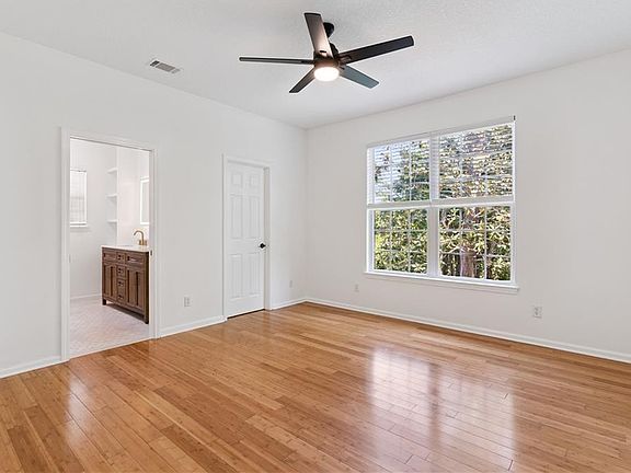 5th image of 147 Drayton Cir